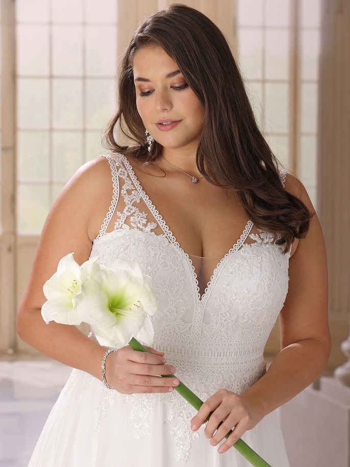 Ladybird Bridal plussize wedding dresses